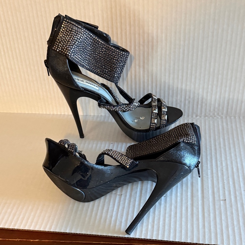 Steve Madden Black and Silver Embellished Heels-NEW